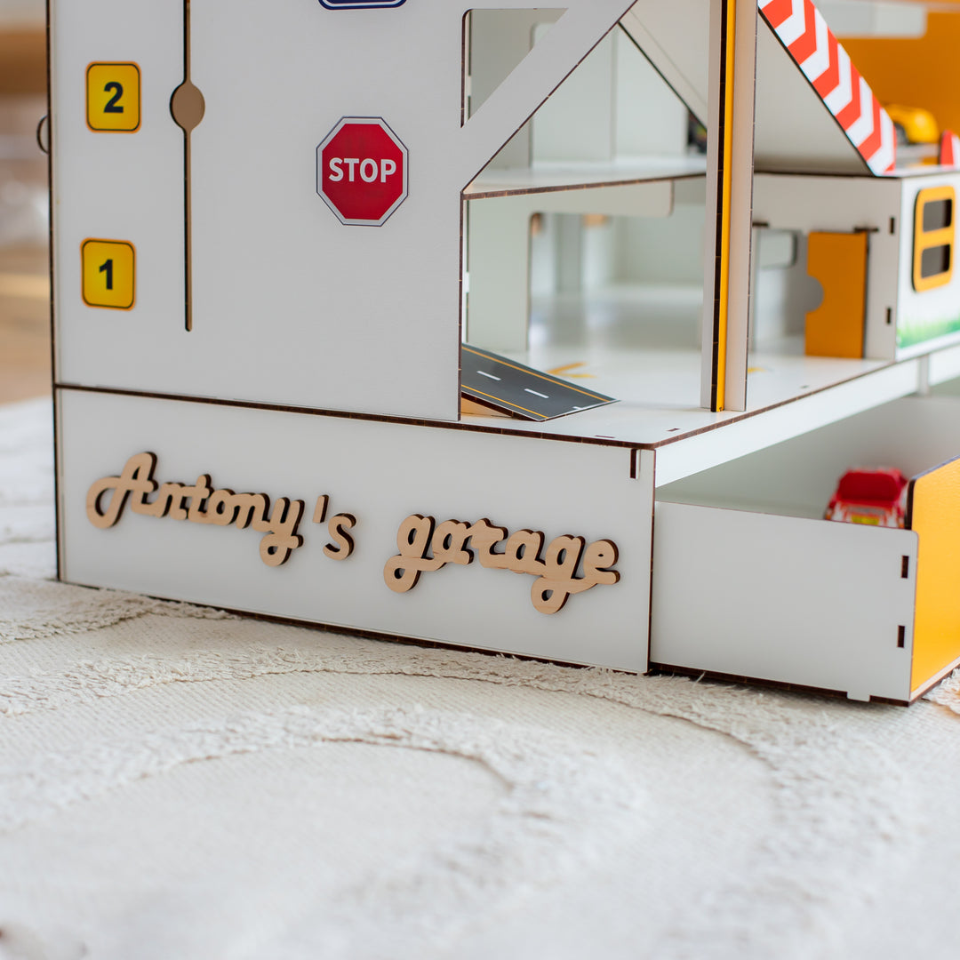 Spielzeuggarage Parkplatz mit Aufzug und Organizer Maßstab 1:6 NestWood Maxi
