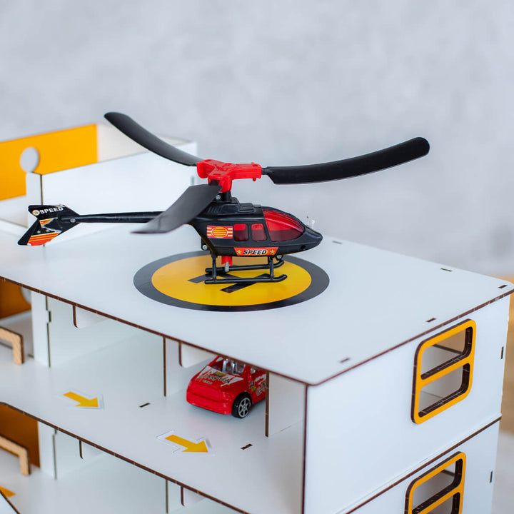 Autogarage 9 Stellplätze mit Lagerboxen und Aufzug gelb Maßstab 1:6 NestWood