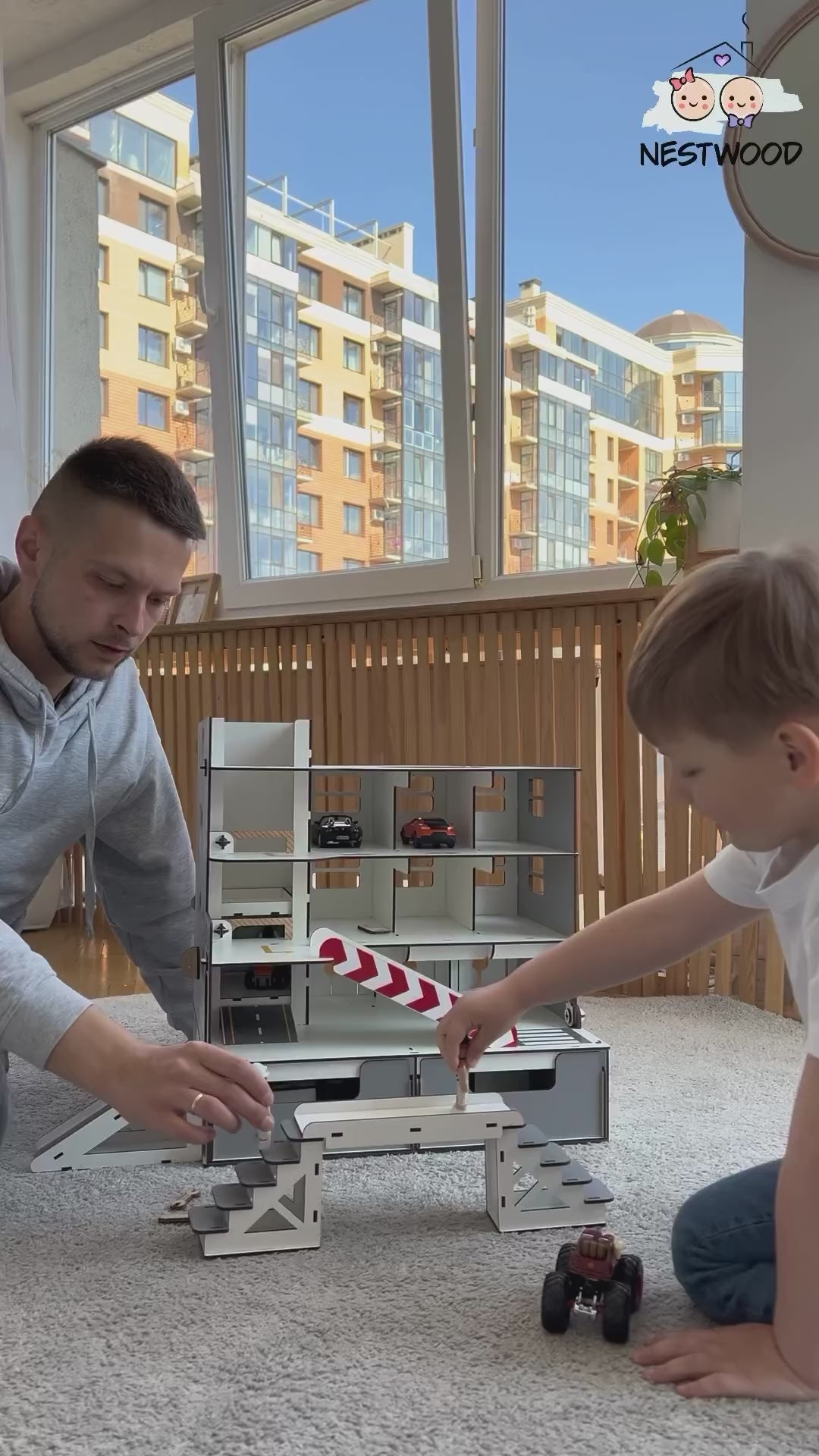Autogarage 9 Stellplätze mit Lagerboxen und Aufzug Grau Maßstab 1:6 NestWood