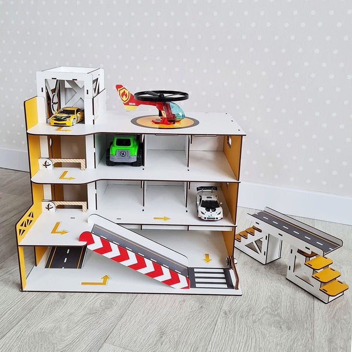 Dollhouse with personalized name 